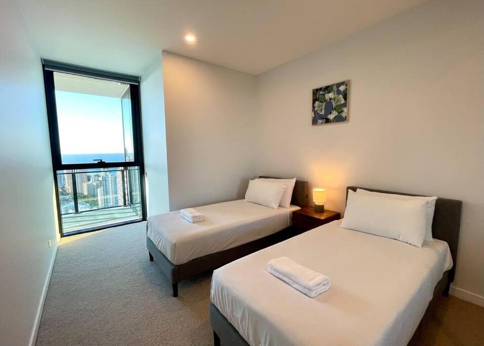 Stunning Oceanview 2Br In The Heart Of Broadbeach 44F Daire Gold Coast Dış mekan fotoğraf