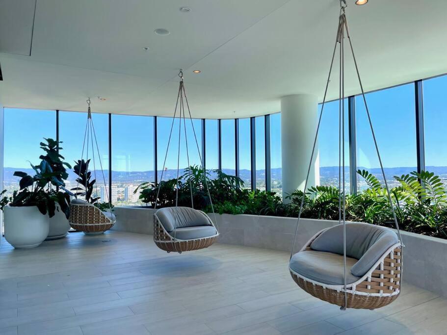 Stunning Oceanview 2Br In The Heart Of Broadbeach 44F Daire Gold Coast Dış mekan fotoğraf