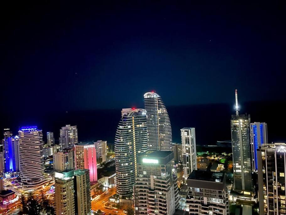 Stunning Oceanview 2Br In The Heart Of Broadbeach 44F Daire Gold Coast Dış mekan fotoğraf