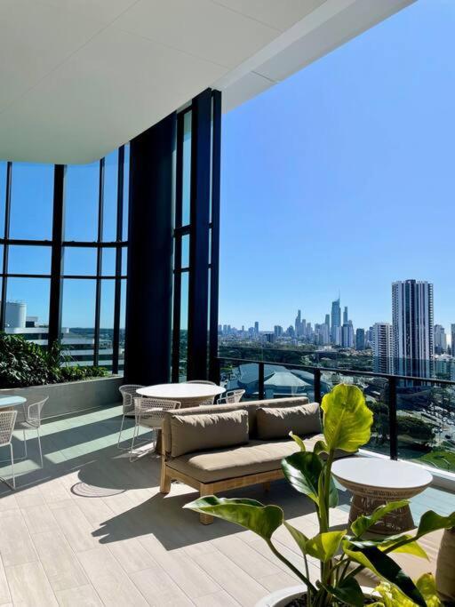 Stunning Oceanview 2Br In The Heart Of Broadbeach 44F Daire Gold Coast Dış mekan fotoğraf