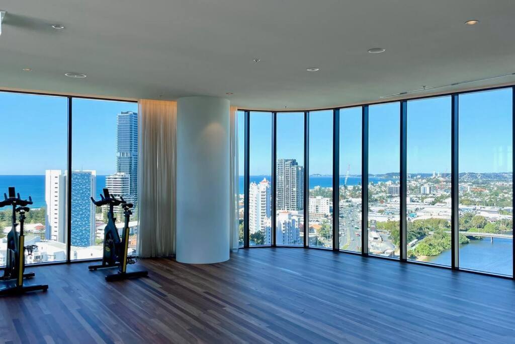 Stunning Oceanview 2Br In The Heart Of Broadbeach 44F Daire Gold Coast Dış mekan fotoğraf