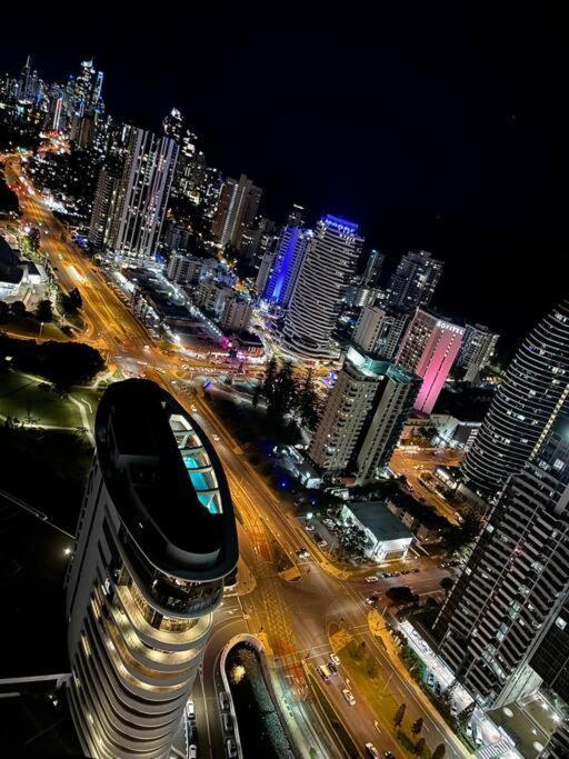 Stunning Oceanview 2Br In The Heart Of Broadbeach 44F Daire Gold Coast Dış mekan fotoğraf