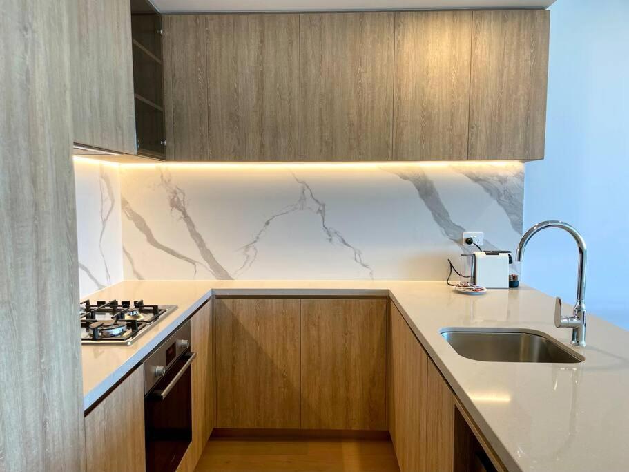 Stunning Oceanview 2Br In The Heart Of Broadbeach 44F Daire Gold Coast Dış mekan fotoğraf