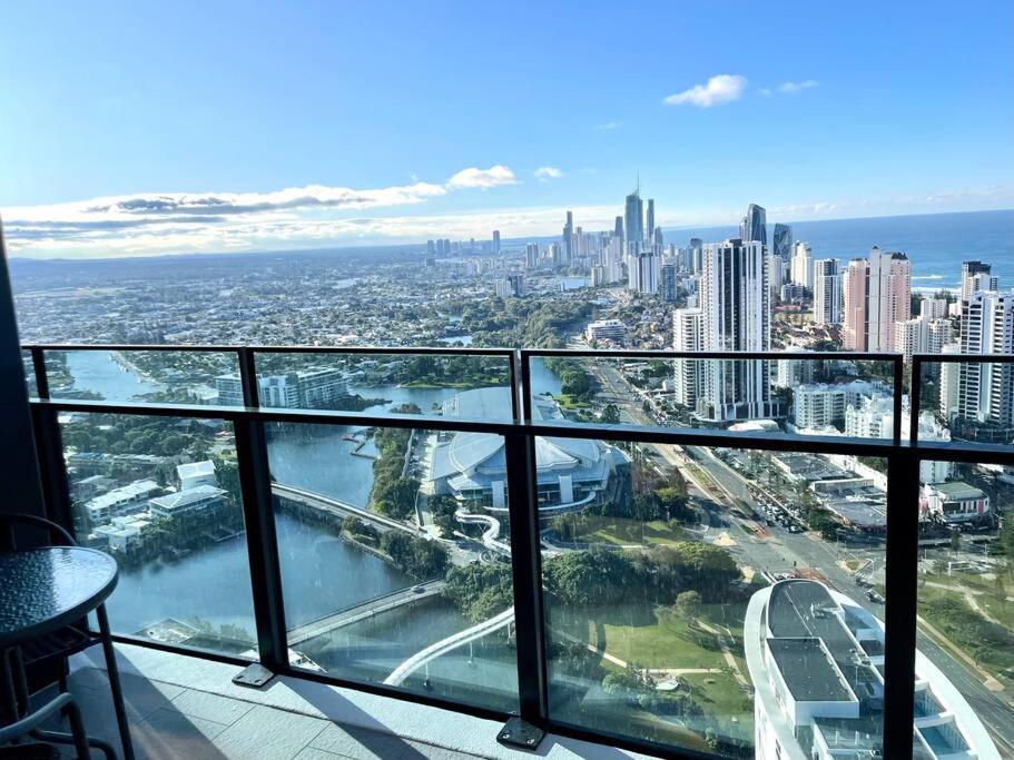 Stunning Oceanview 2Br In The Heart Of Broadbeach 44F Daire Gold Coast Dış mekan fotoğraf