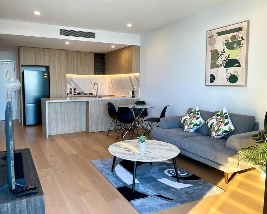 Stunning Oceanview 2Br In The Heart Of Broadbeach 44F Daire Gold Coast Dış mekan fotoğraf